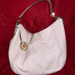 ⭐️Michael Kors baby pink hobo